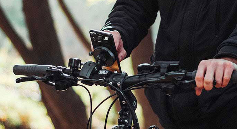 The Beneficial Ways to Carry Your Phone While Mountain Cycling